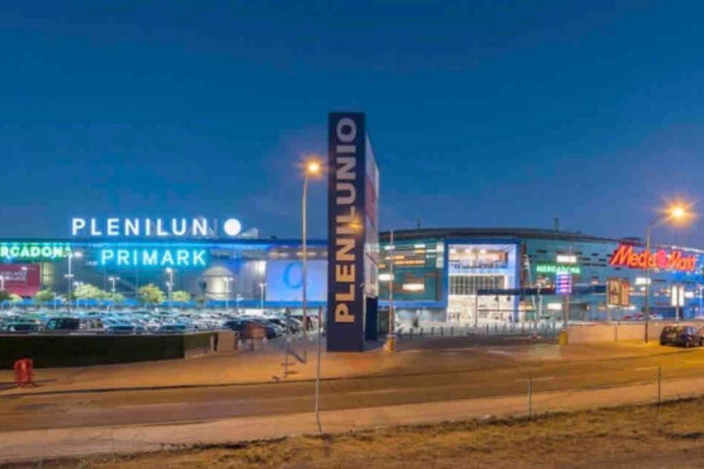 P4 Madrid Airport, Estadio Civitas, Ifema, Barajas Y Rejas Екстериор снимка
